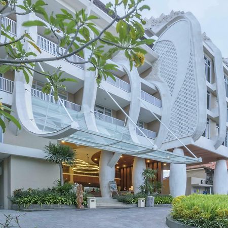 Bedrock Hotel Kuta Kuta  Exterior photo